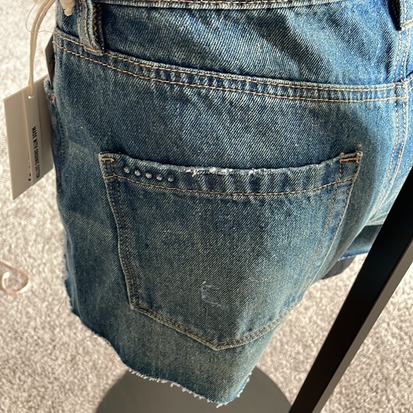 Blank NYC The Barrow. Vintage high-rise short - Picture 4 of 8